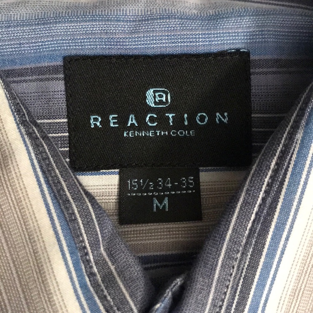 Button down - Picture 2 of 2